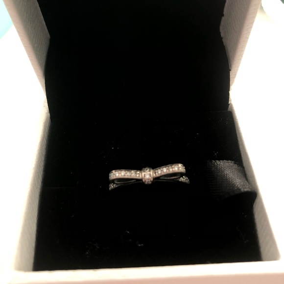 Pandora classic bow ring - Picture 3 of 5
